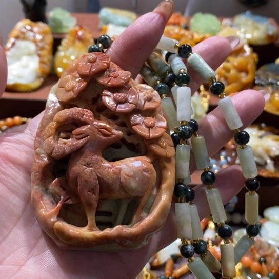 蛇纹石玉未镶嵌颈饰