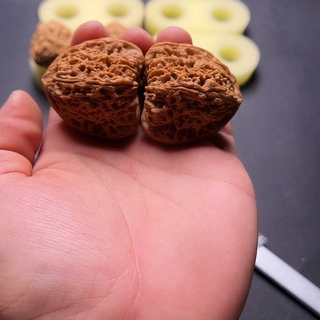 文玩核桃吊坠三角疆43