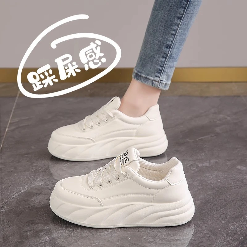 真皮小白鞋女2025新款爆款春夏季踩屎感软底休闲运动增高厚底板鞋