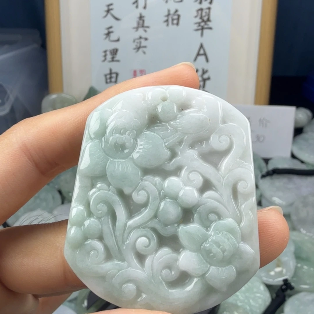 翡翠未镶嵌颈饰翡翠