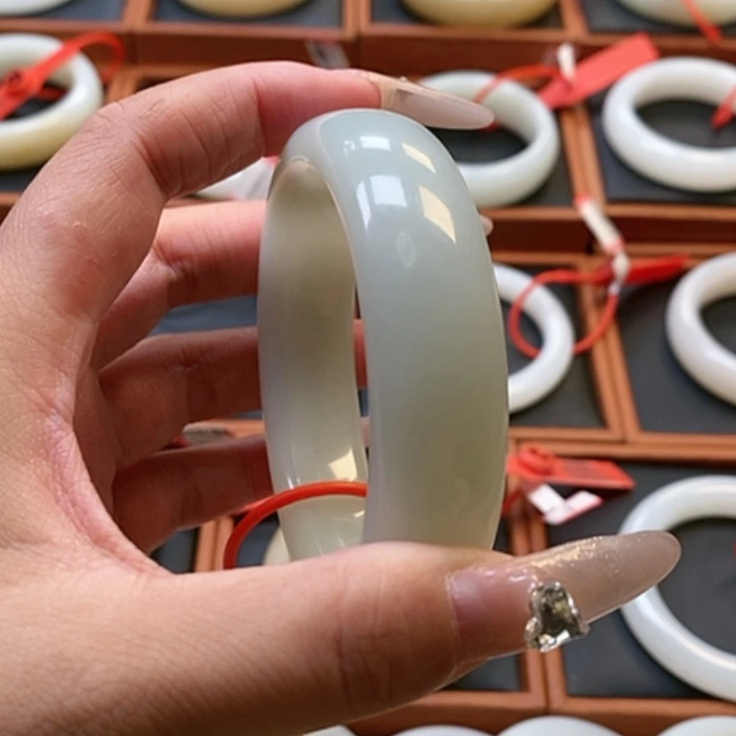 【闪购商品】未镶嵌手镯和田玉