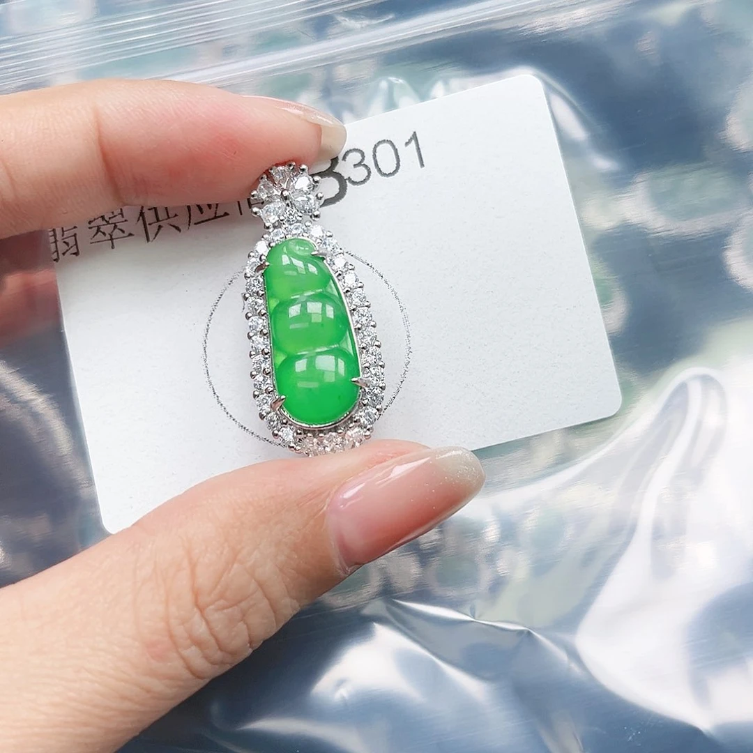 翡翠颈饰未镶嵌翡翠301