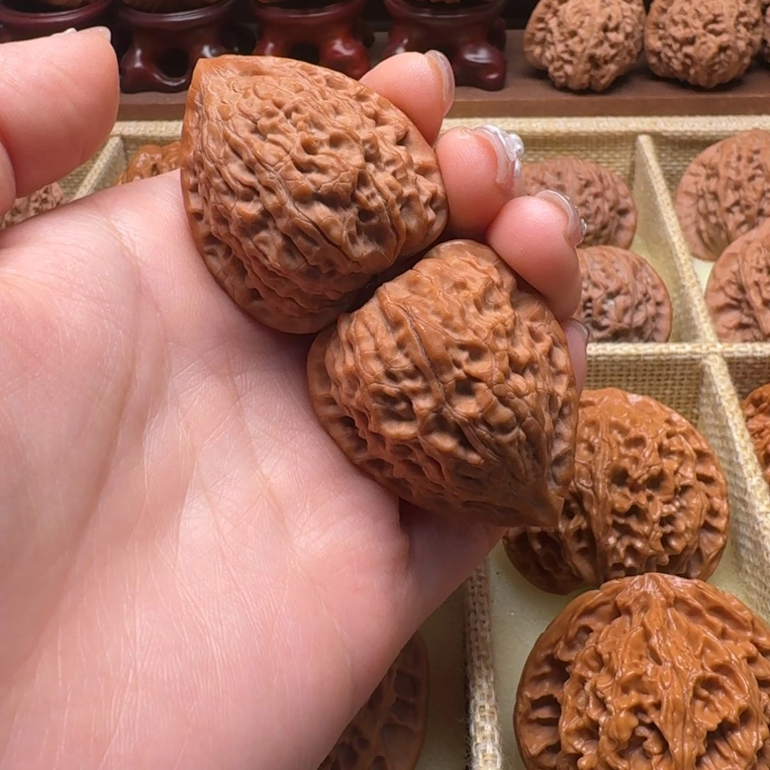 吊坠文玩核桃35蛇王一抹红