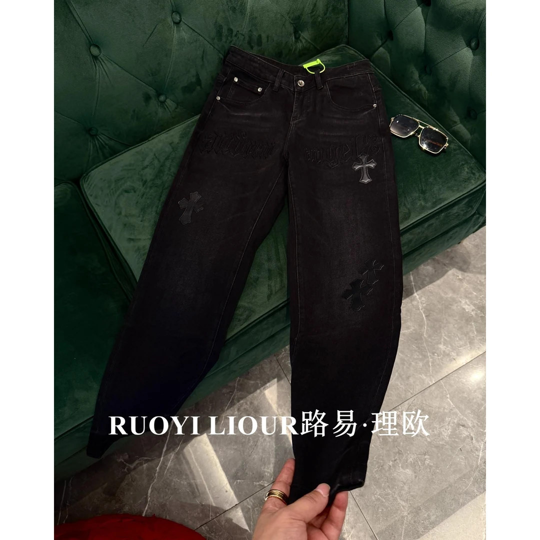 【路易理欧】欧货时尚潮流亮钻英文十字架男士牛仔裤6805