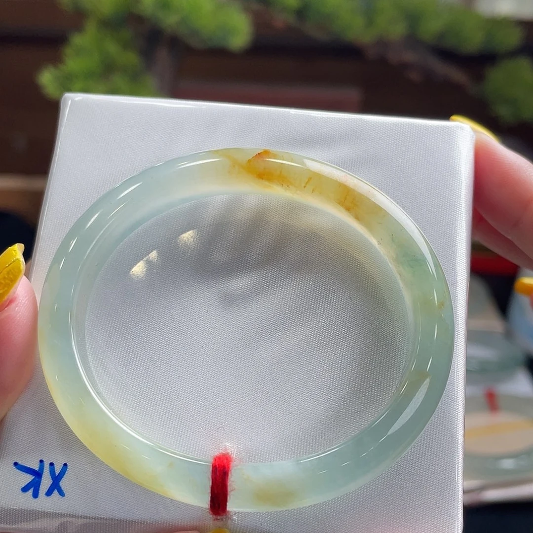 未镶嵌手镯翡翠52.6贵妃 俏色