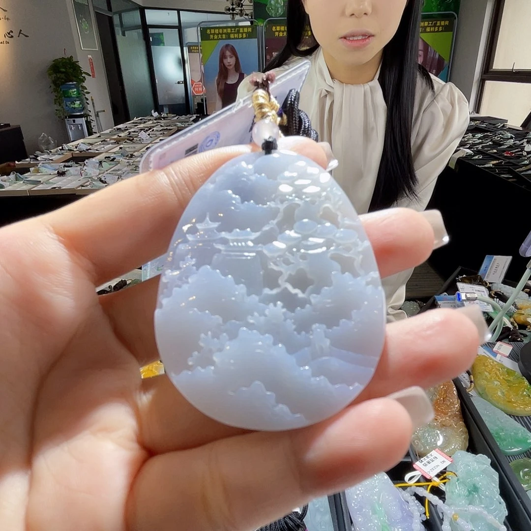 颈饰未镶嵌翡翠一个