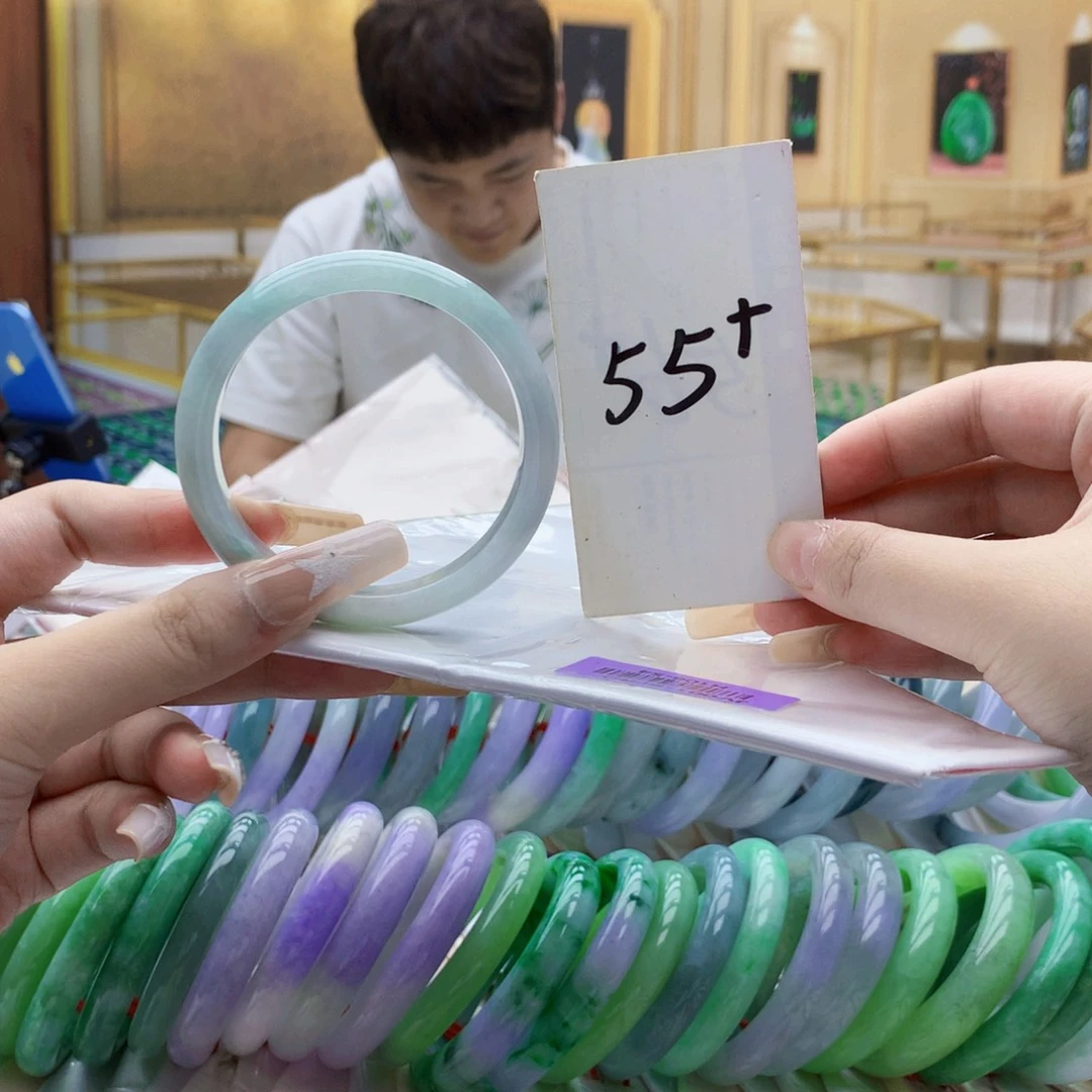 翡翠未镶嵌手镯nj