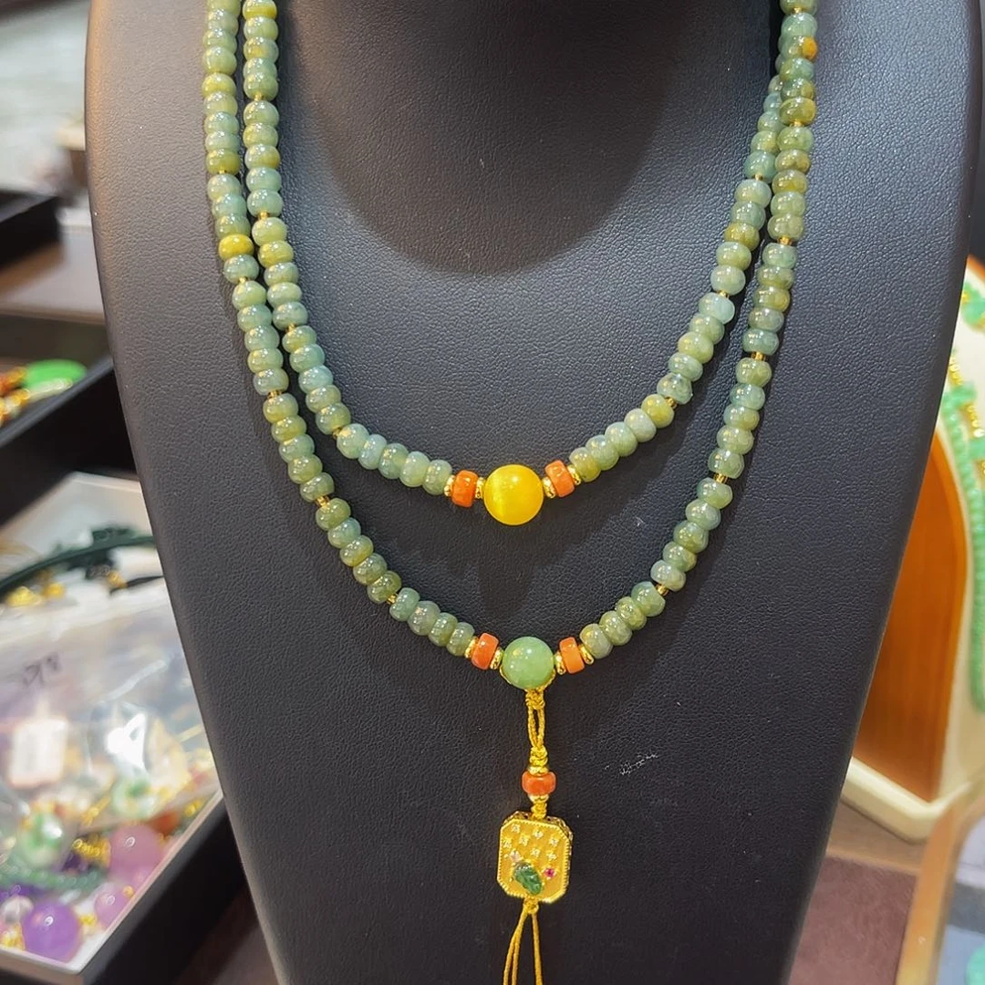 翡翠未镶嵌颈饰两用