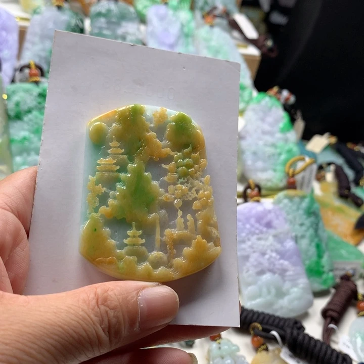 翡翠未镶嵌颈饰翡翠吊坠