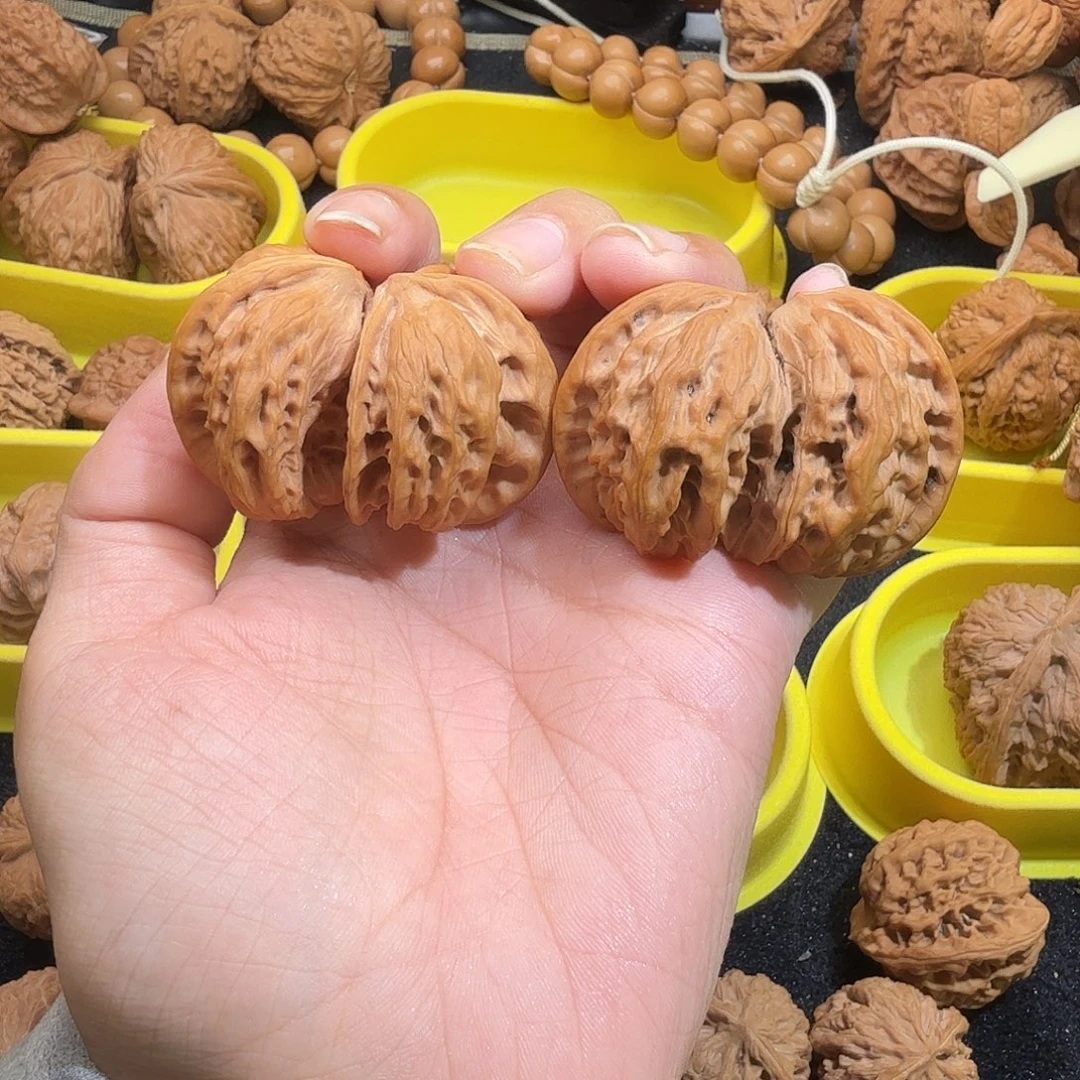 大***N吊坠文玩核桃野狼