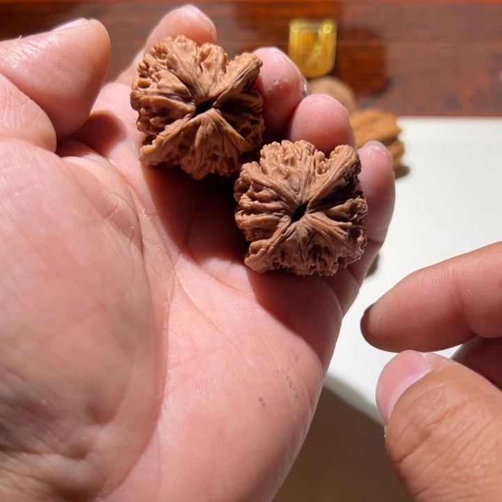 文玩核桃把件嘿*虎头
