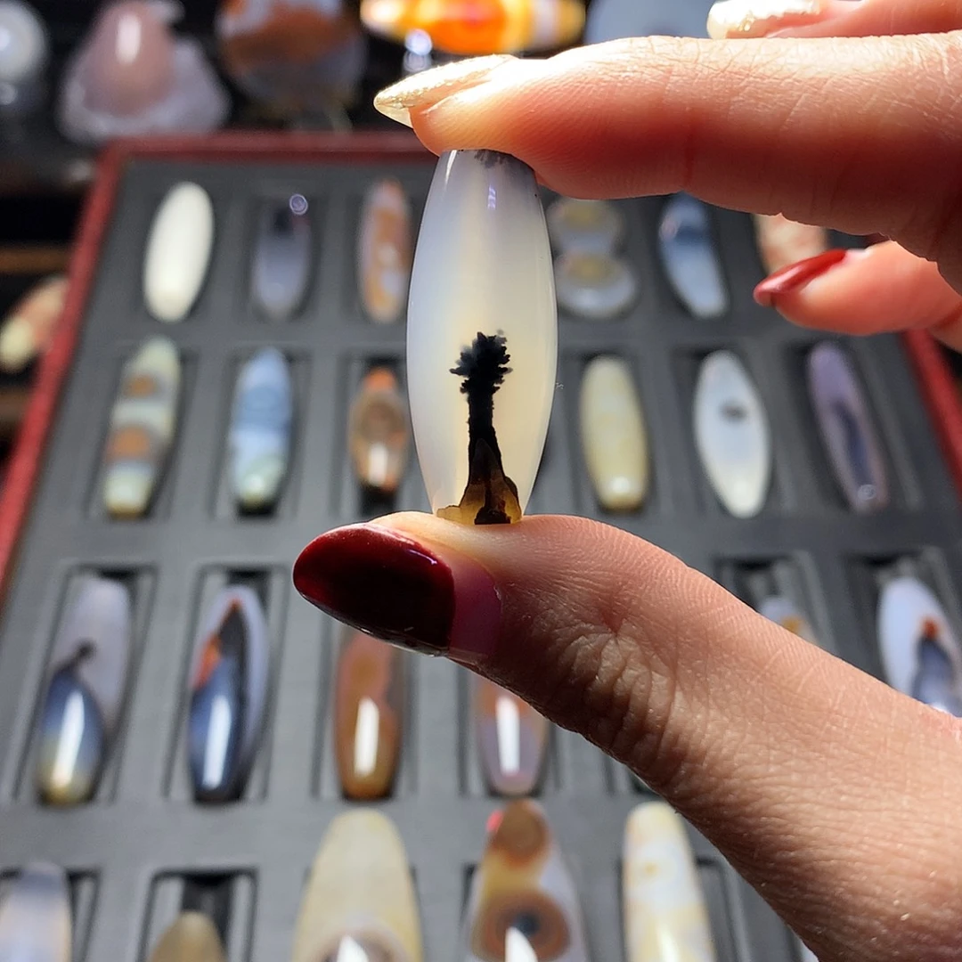 玛瑙/玉髓颈饰未镶嵌