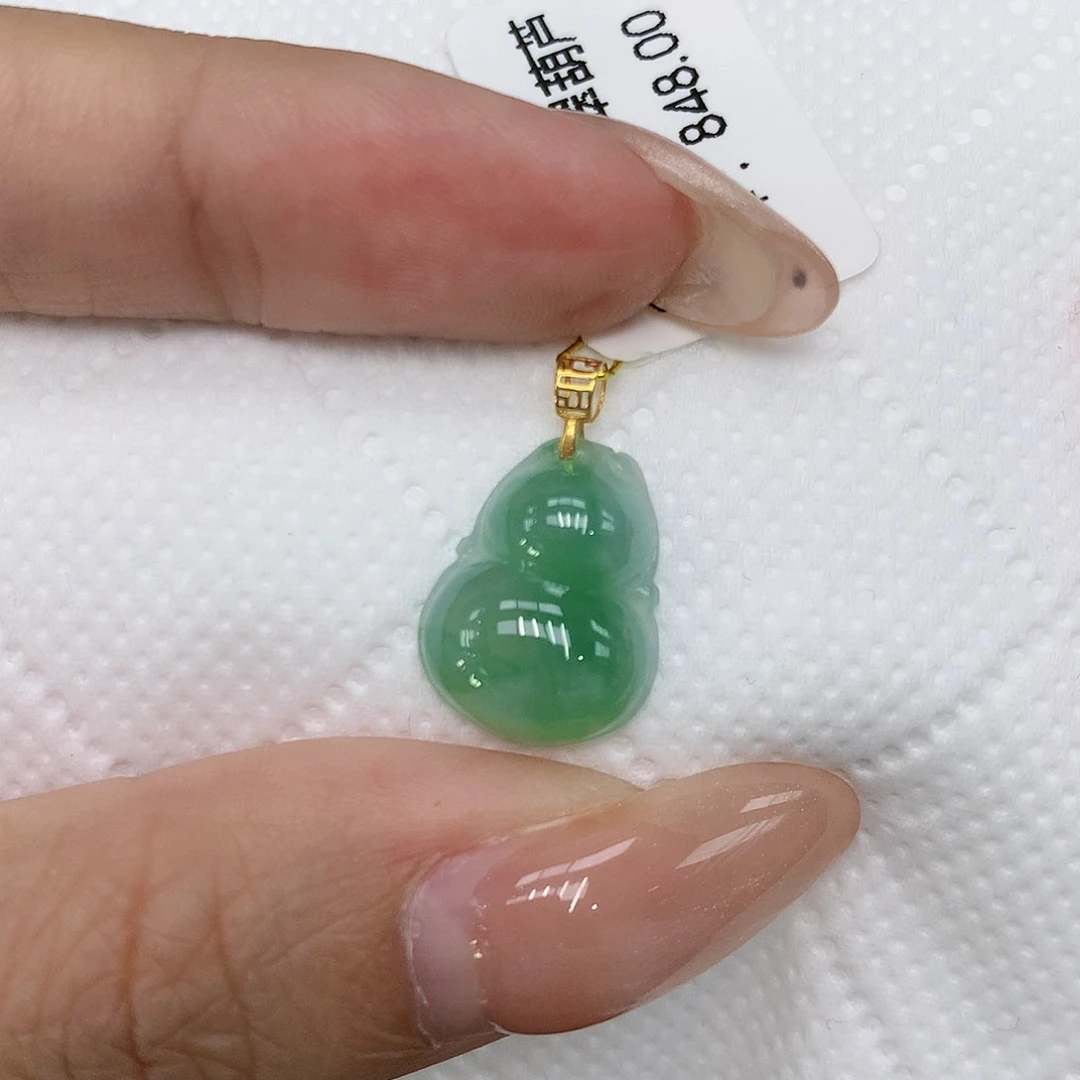 颈饰18K金镶嵌翡翠