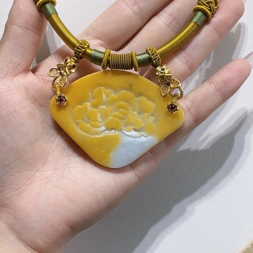 【闪购商品】翡翠未镶嵌颈饰