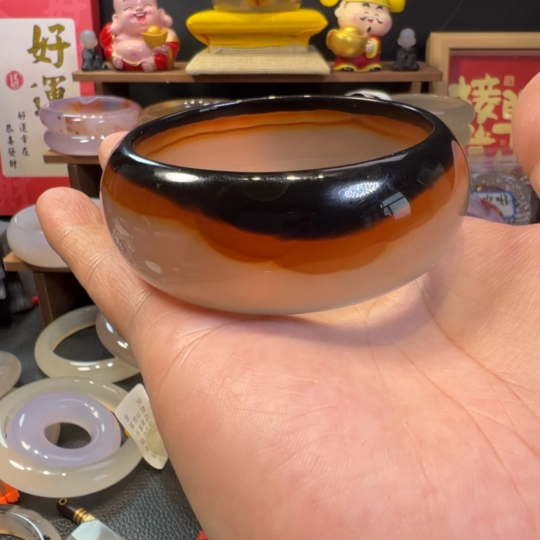 大***姐玛瑙/玉髓手镯未镶嵌