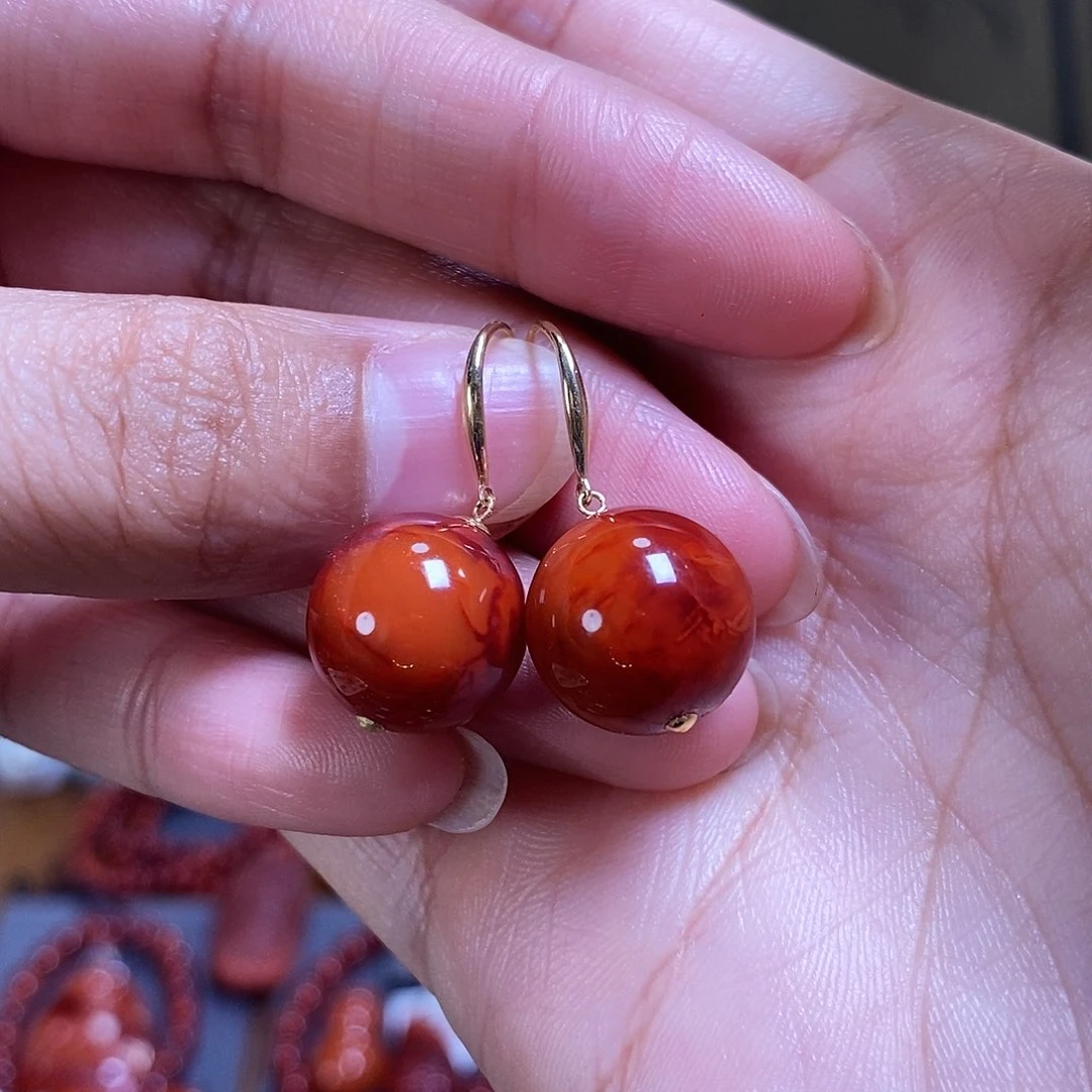 18K金镶嵌耳坠南红玛瑙融*