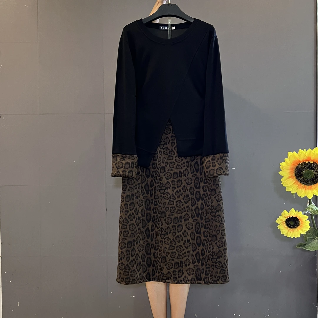 新款加大码时尚气质显瘦百搭上衣搭配豹纹半身裙两件套