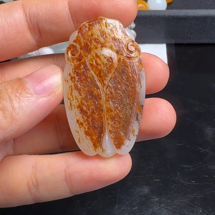 颈饰未镶嵌和田玉（白玉）