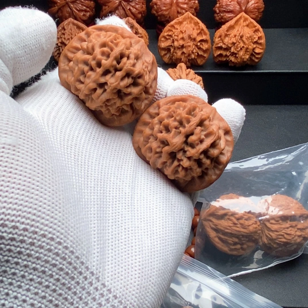 喵***把件桃核全品货头秦闷