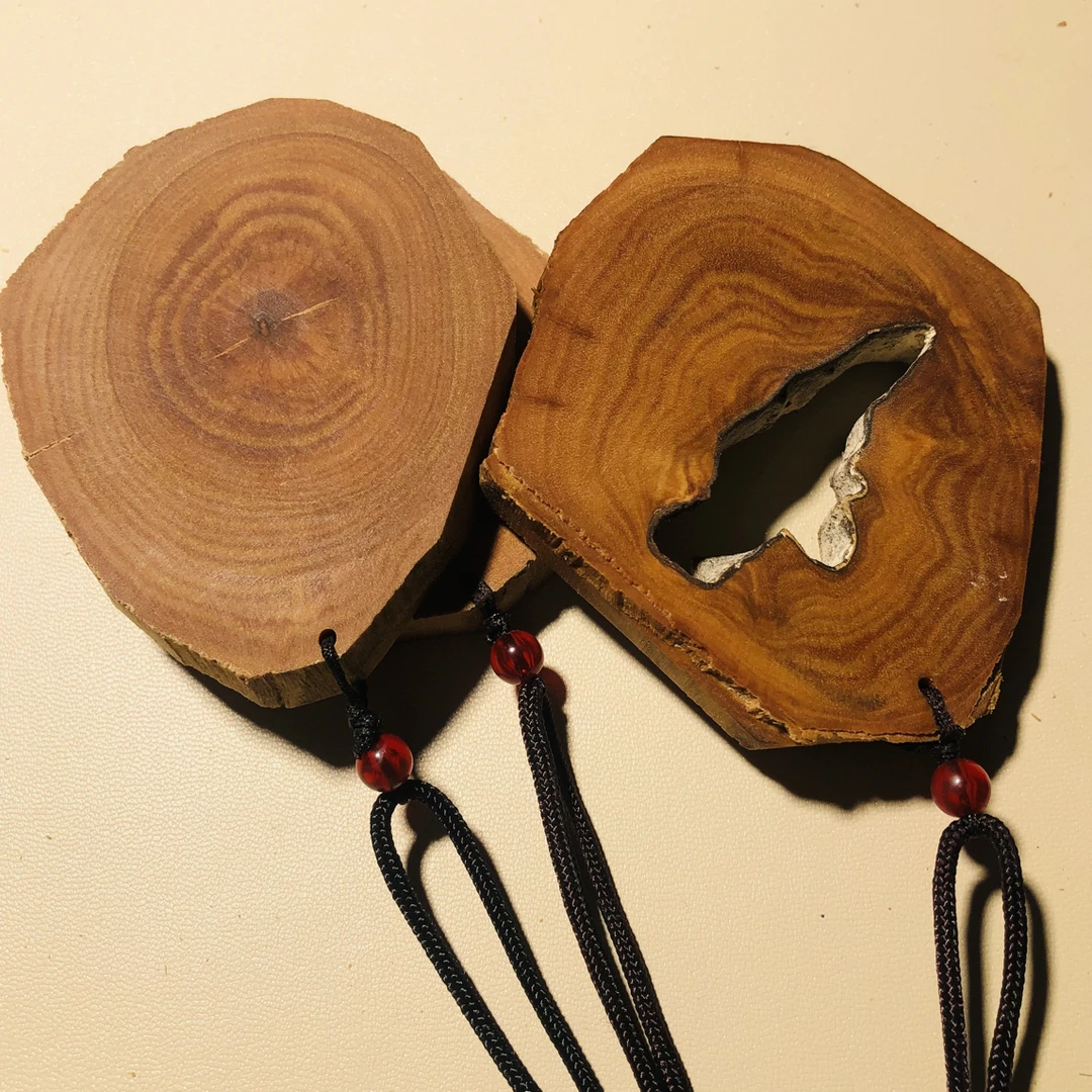 老山檀香随形切片吊坠约30g奶香