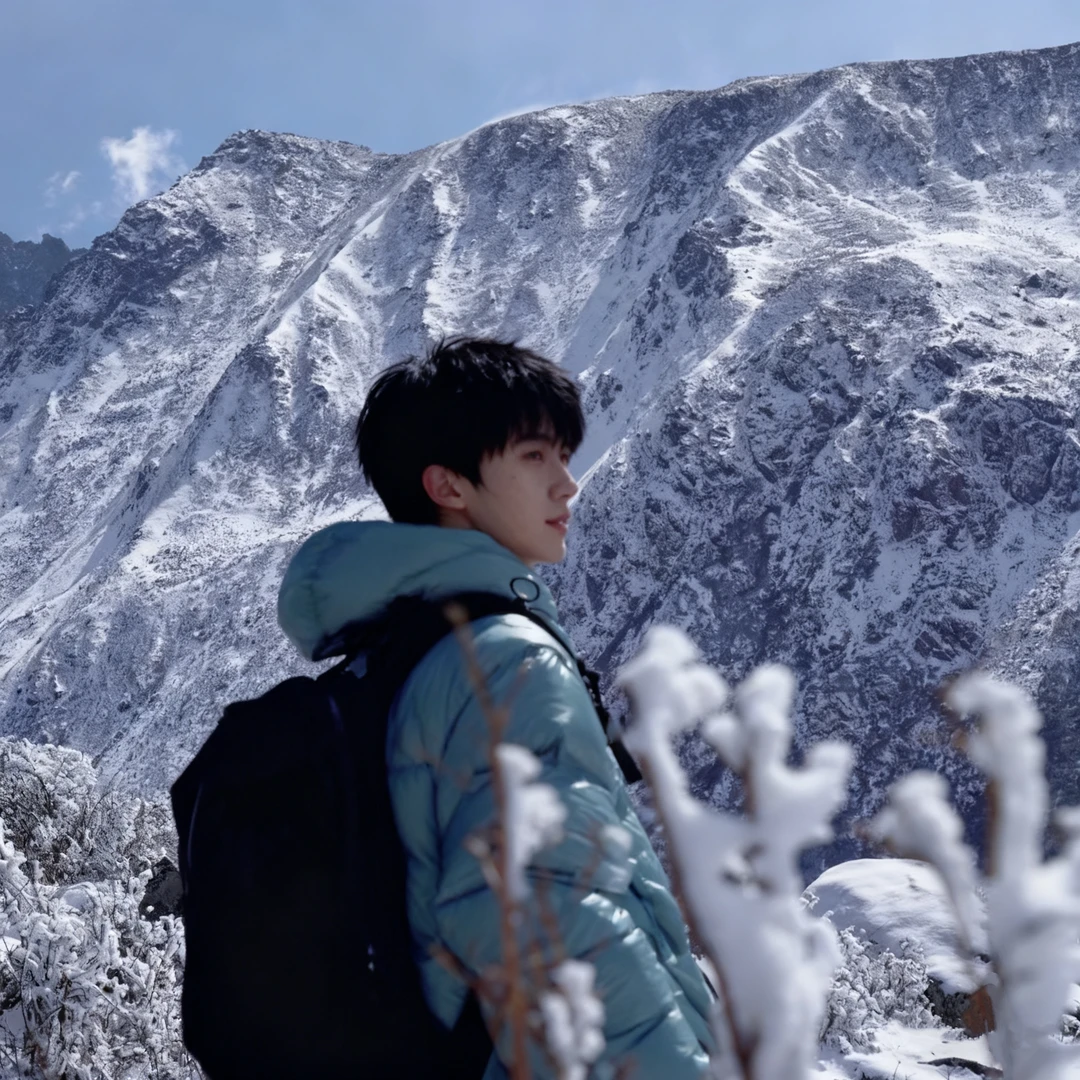 H-01新款冬季保暖多彩轻薄防泼水滑雪衣鹅绒