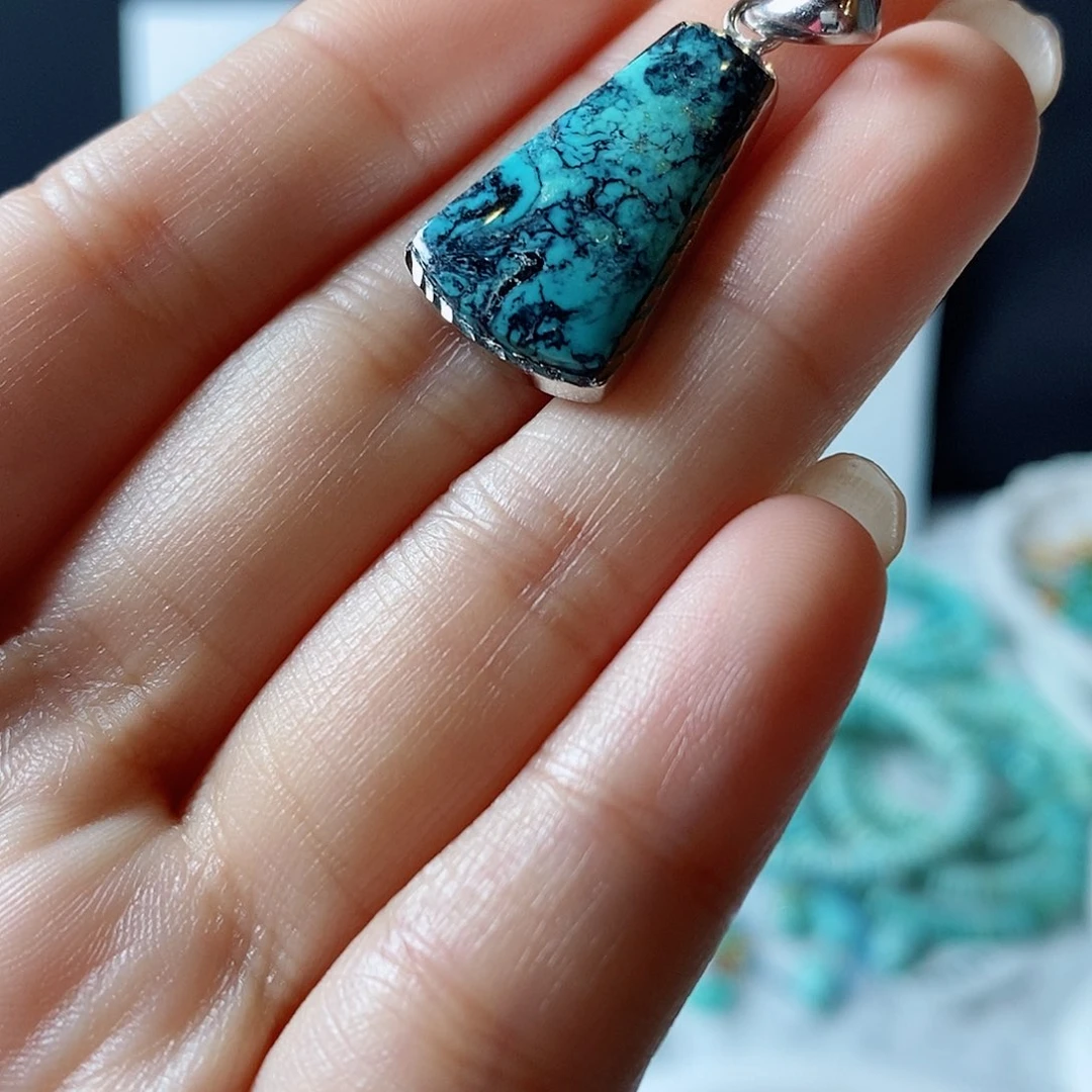 绿松石颈饰未镶嵌