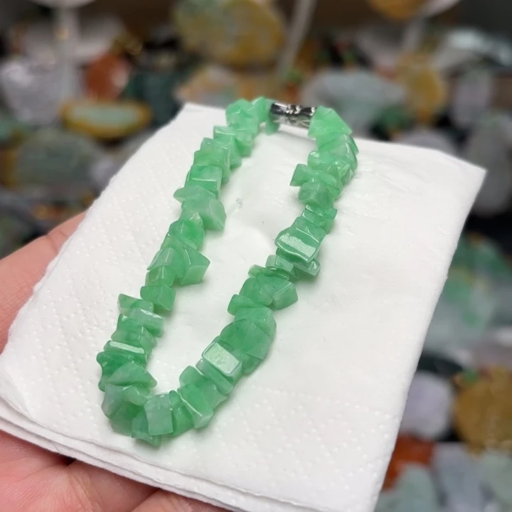 翡翠颈饰未镶嵌吊坠