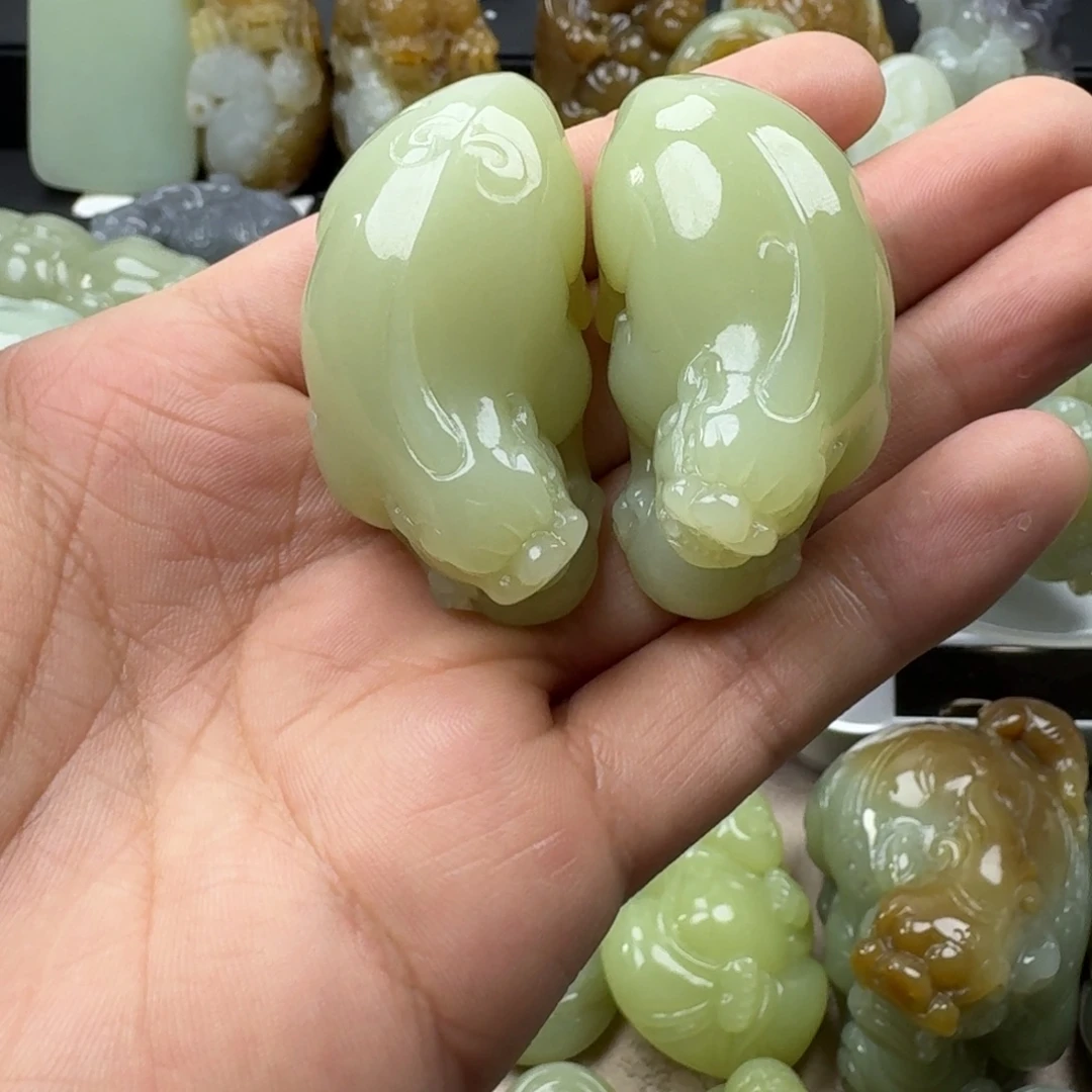 和田玉未镶嵌把件