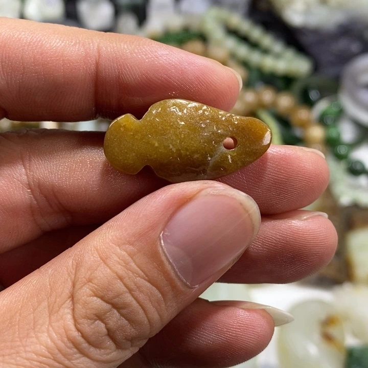 和田玉未镶嵌车挂