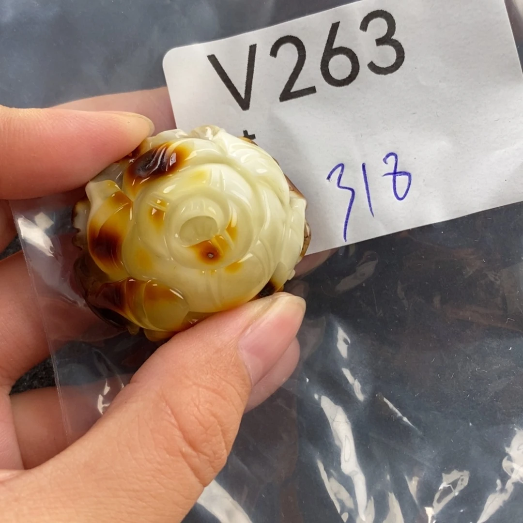 蜜蜡未镶嵌珠宝奇石