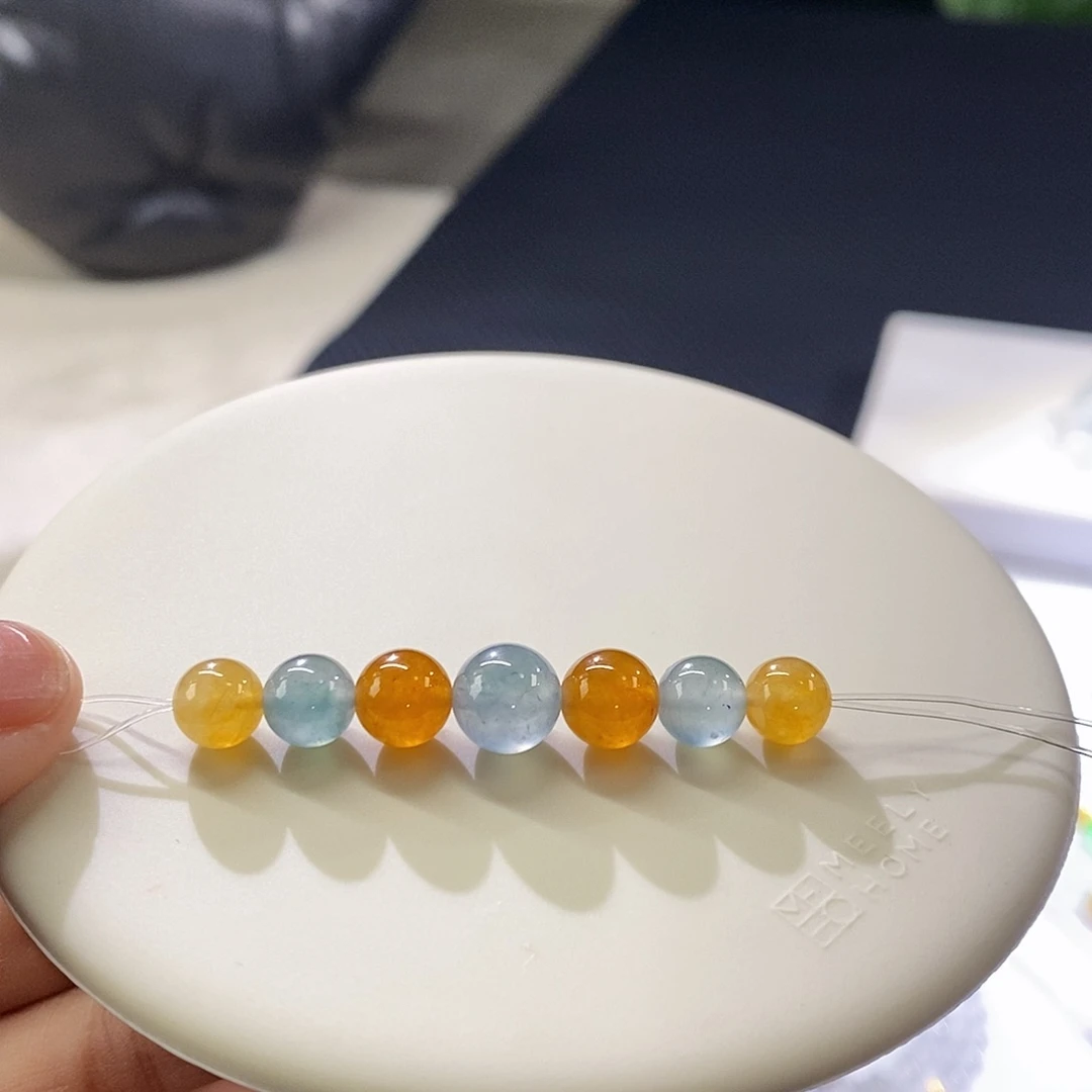 翡翠挂件未镶嵌一手珠珠