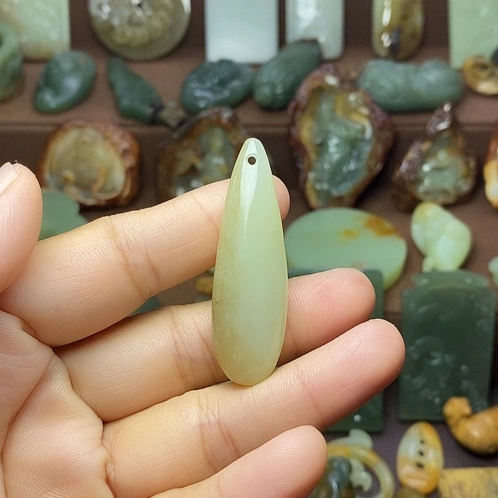 岫岩老玉（透闪石质玉）未镶嵌颈饰