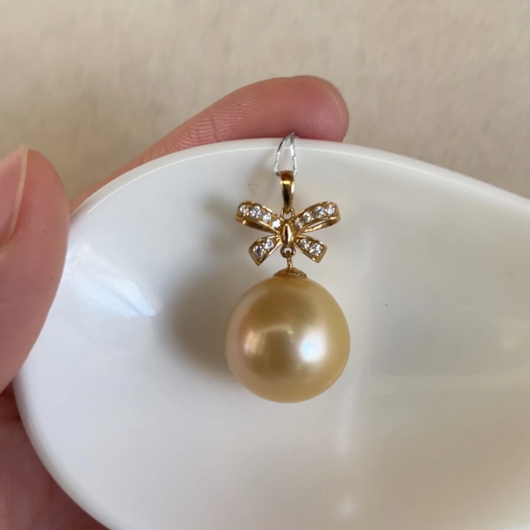 颈饰海水珍珠18K金镶嵌13.3mm