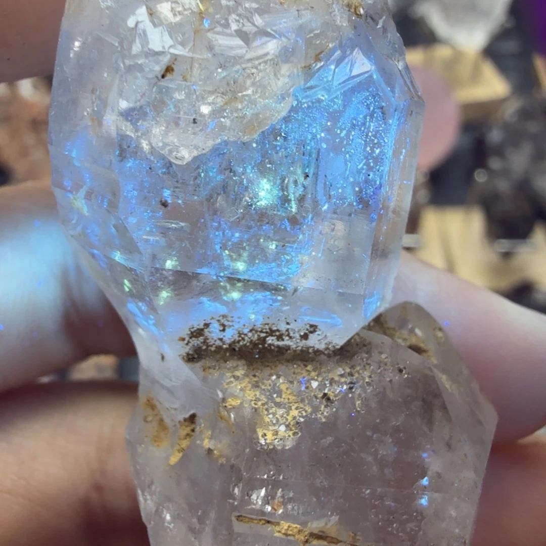 石材闪灵水晶带油