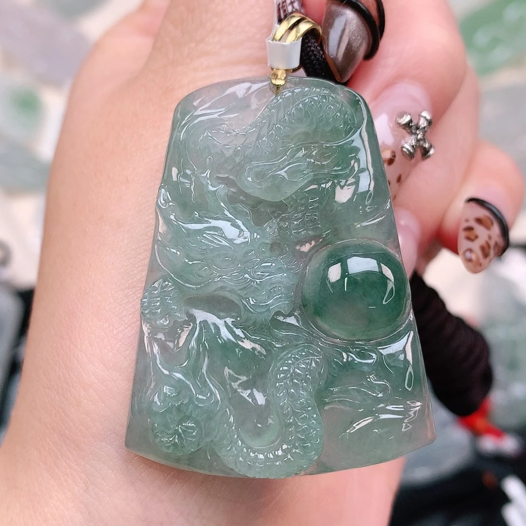 翡翠颈饰18K金镶嵌飘绿龙牌52、45、34.3、5.7