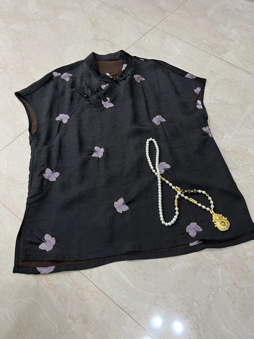 深圳绝美蝴蝶绣花短袖上衣