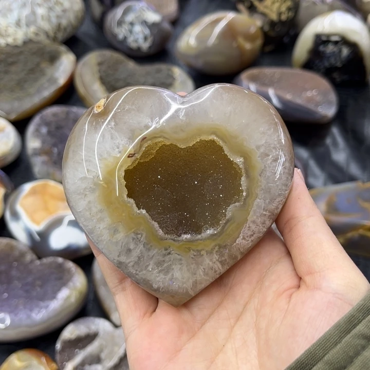 未镶嵌水晶珠宝半成品