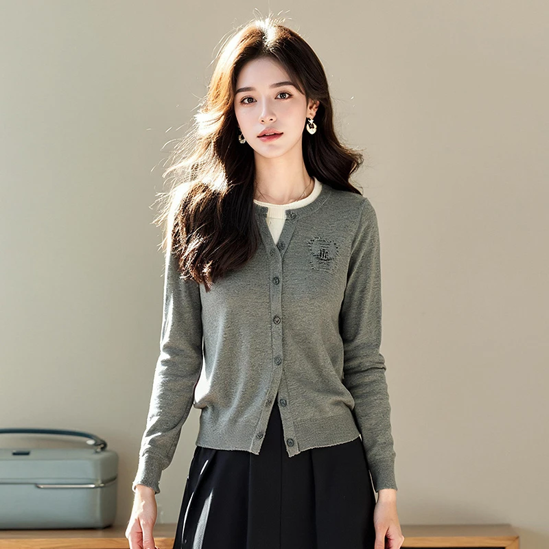 奢姿2025春季新款大码女装气质假两件撞色拼接针织衫休闲圆领毛衣