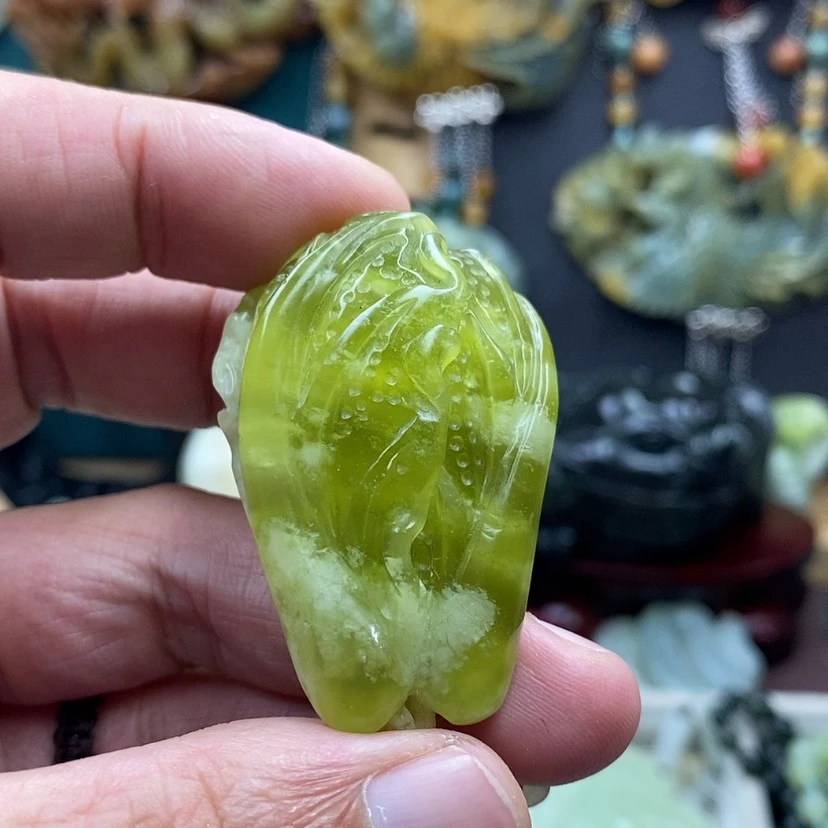 【闪购商品】蛇纹石玉未镶嵌吊坠