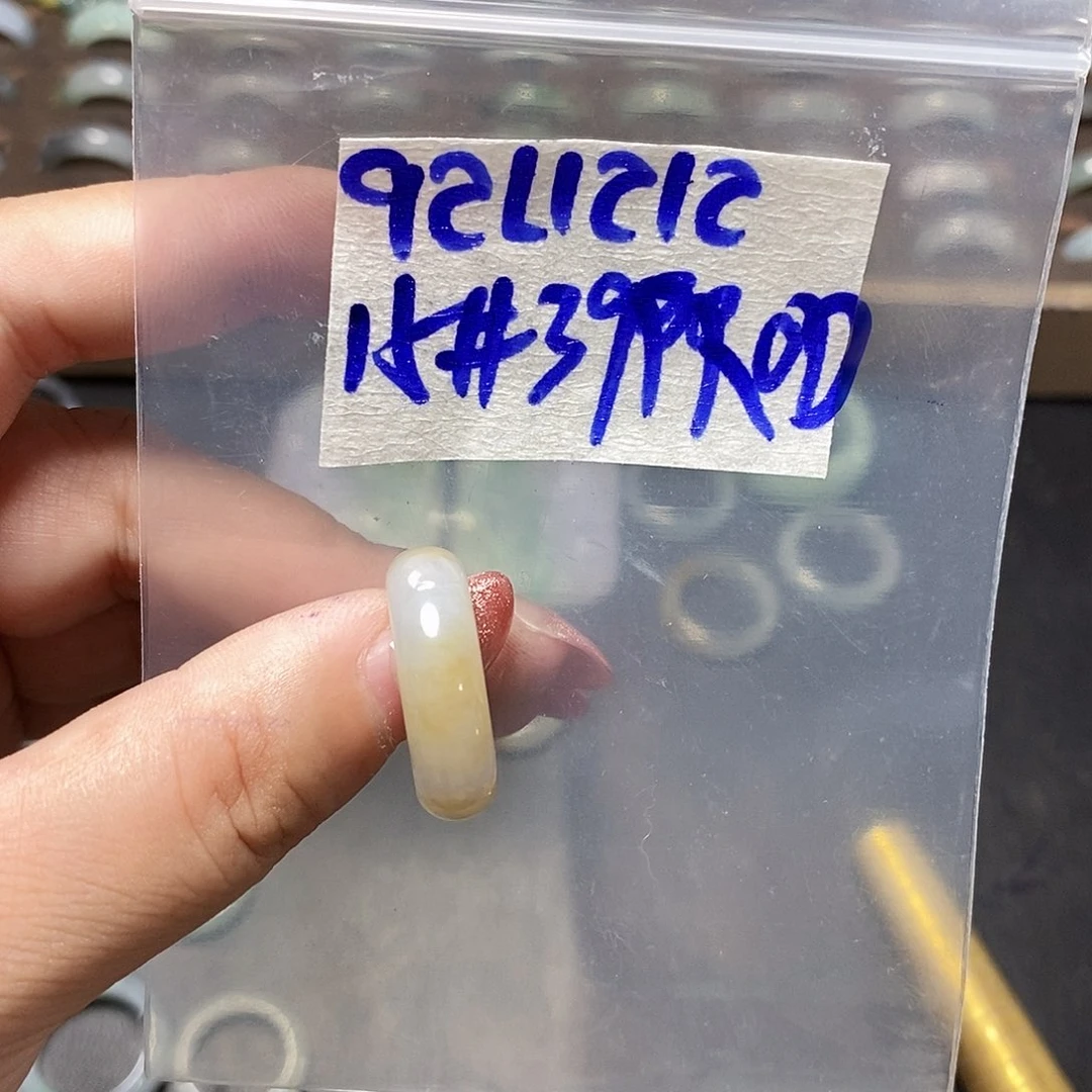 未镶嵌定制翡翠P**D