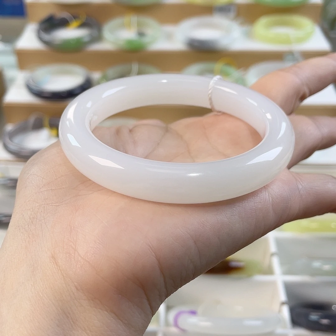 和田玉未镶嵌手镯无包容，毕业，油润度好，白度好