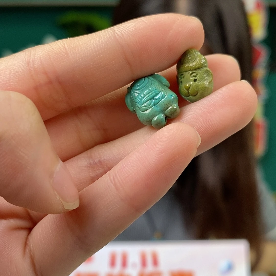 绿松石未镶嵌珠宝奇石