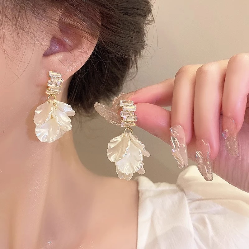 合金树脂耳饰 仿贝壳花朵耳环女耳坠小众设计法式耳钉气质高级感