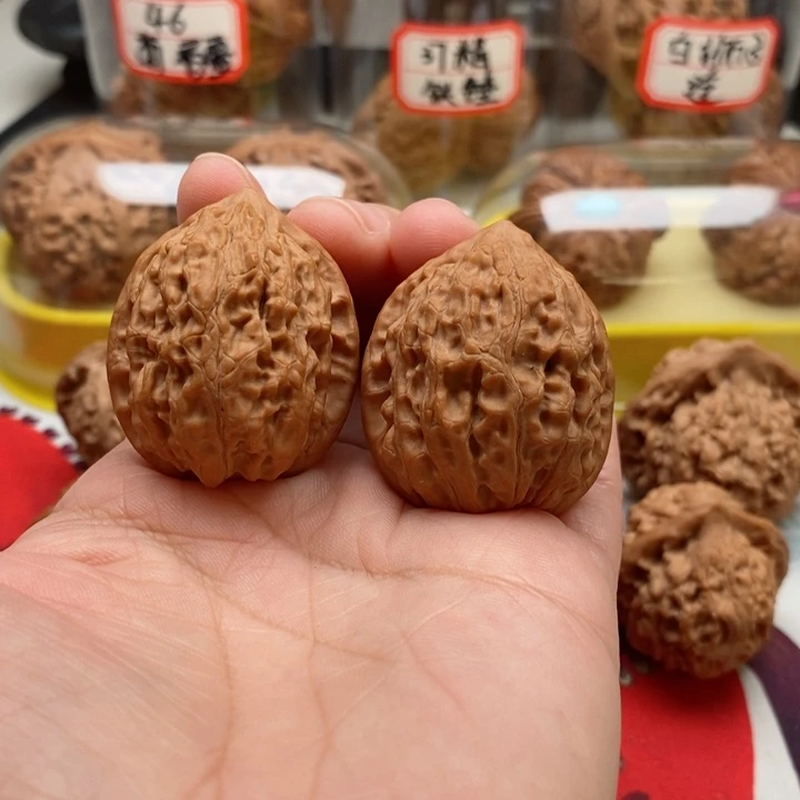 文玩核桃吊坠和**财运费