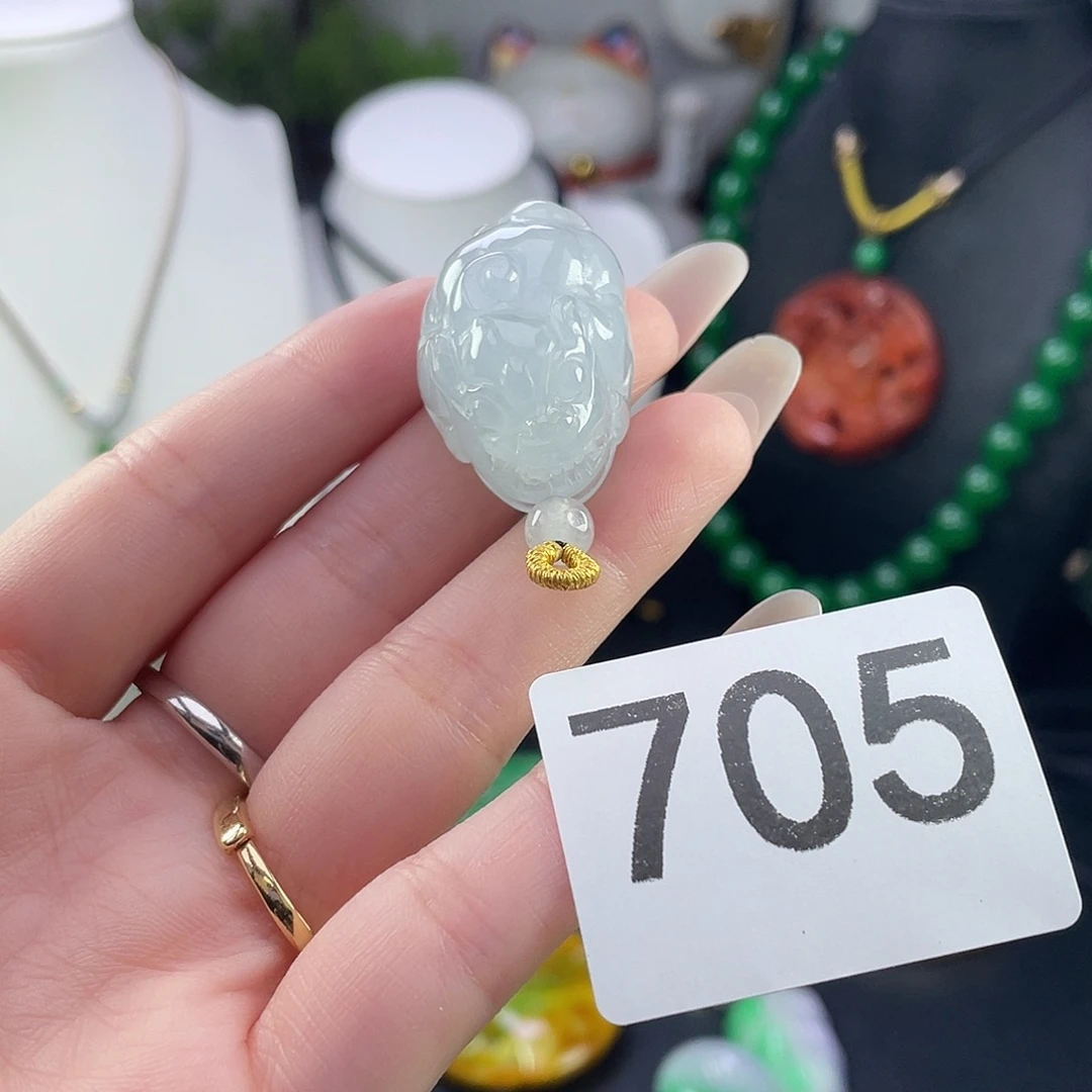 翡翠未镶嵌吊坠(赠链)