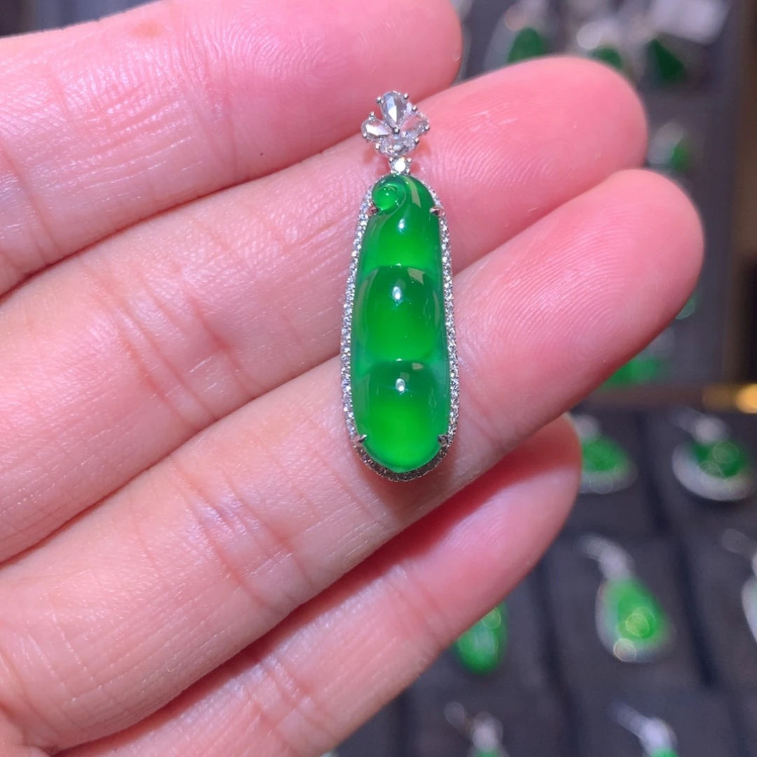 吊坠(不含链)18K金镶嵌翡翠福豆