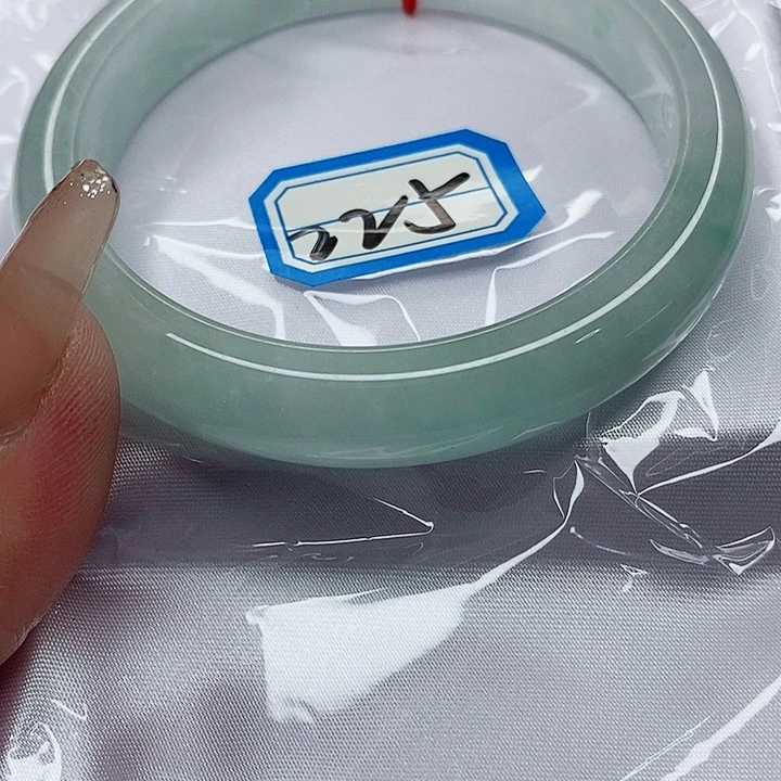 翡翠手镯（圆镯）未镶嵌