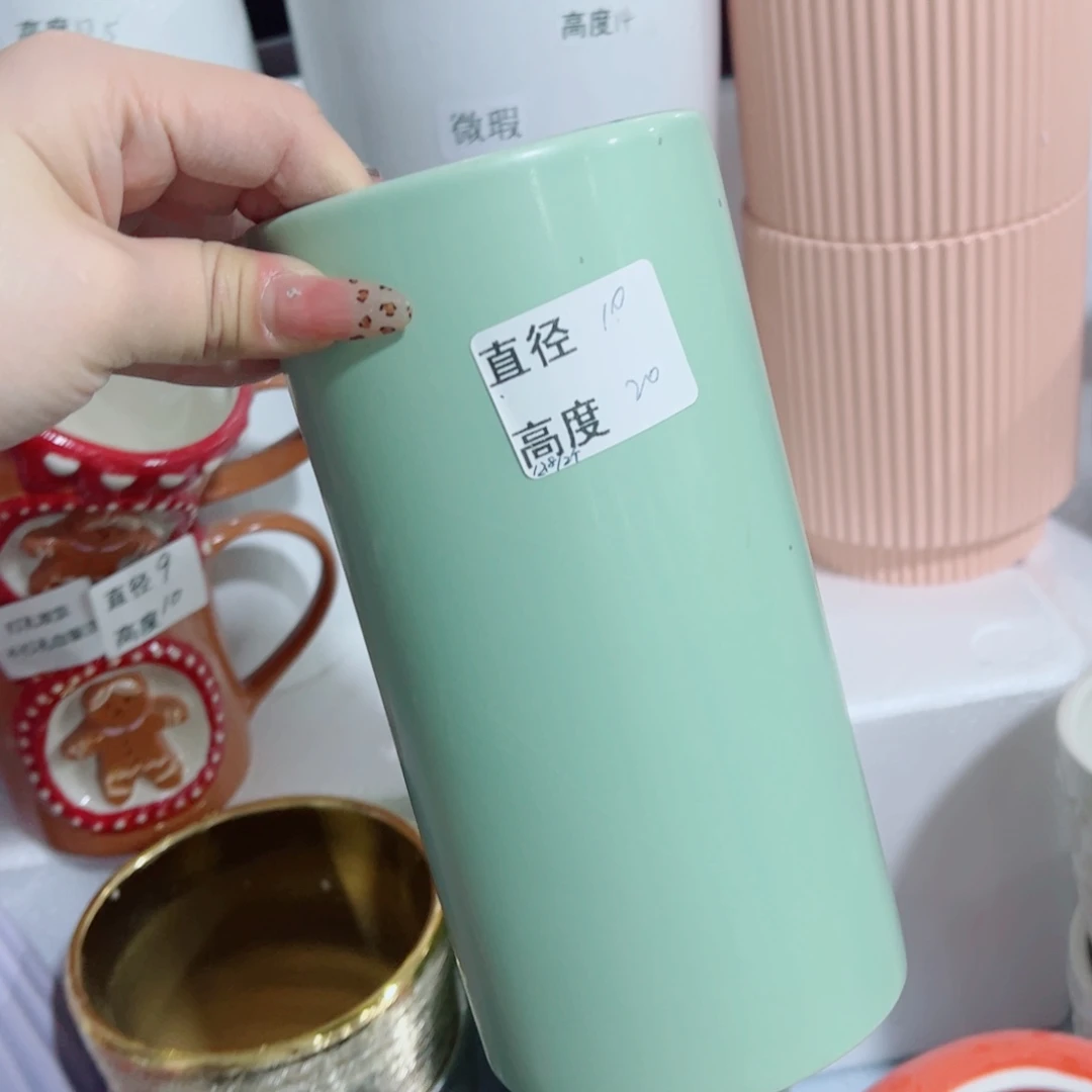 有孔，陶瓷花盆满10米包邮发货。
