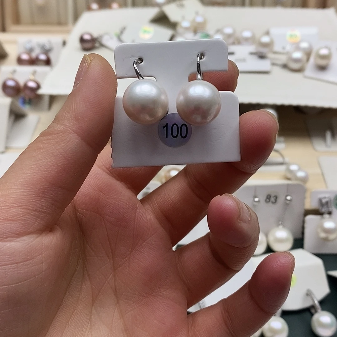 让****银S925镶嵌淡水珍珠颈饰