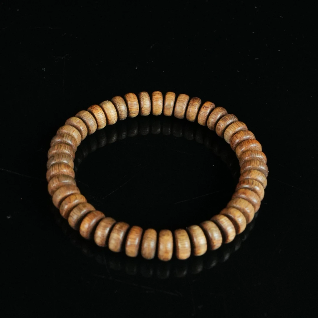 8371 苏门达腊土沉沉香平安扣手串 0.88x0.45cm  5.8g